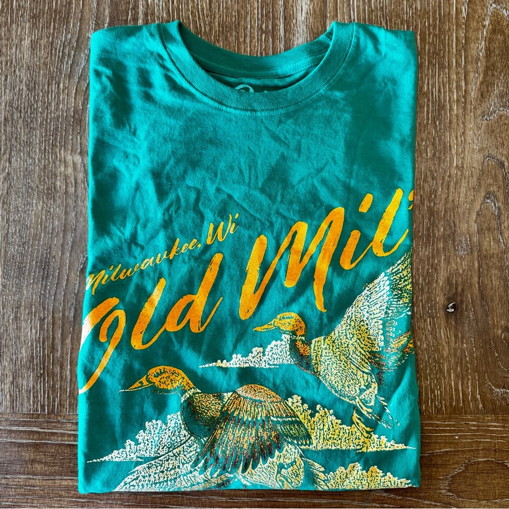 NWOT Old Milwaukee green short sleeve graphic tee M